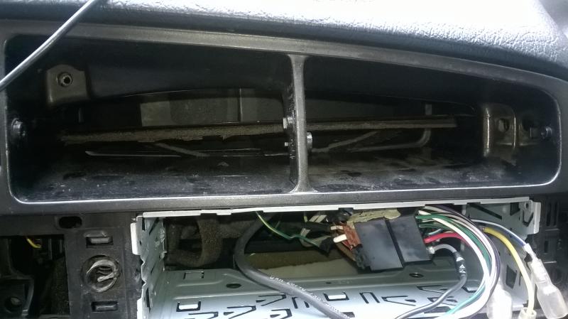 VW Golf 3, Uszkodzona/rozpadająca się ze starości zastawka?
